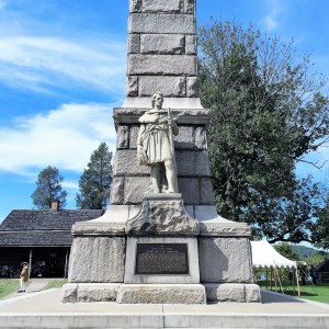 Monument commemorating the Battle of Point Pleasant